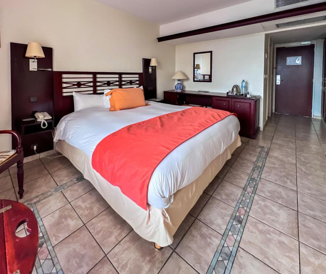 Hotel Auberge De La Vieille Tour Le Gosier  Ngoại thất bức ảnh
