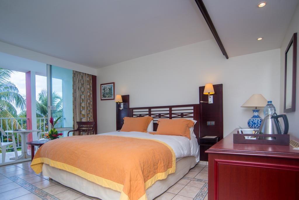 Hotel Auberge De La Vieille Tour Le Gosier  Ngoại thất bức ảnh